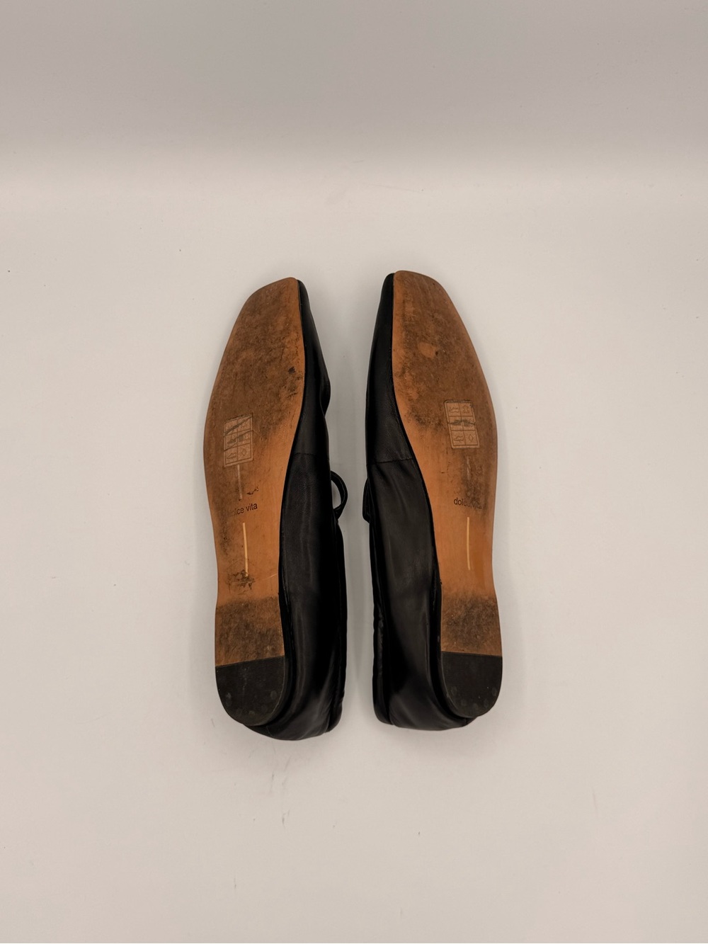 Dolce Vita Reyes Wide Ballet Flats in Black Leather | MODERATELY USED - Picture 13 of 13